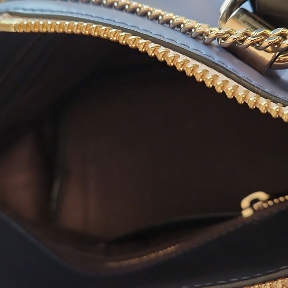 Chloe Bailey Two Toned Navy Bag - Picture 11 of 13